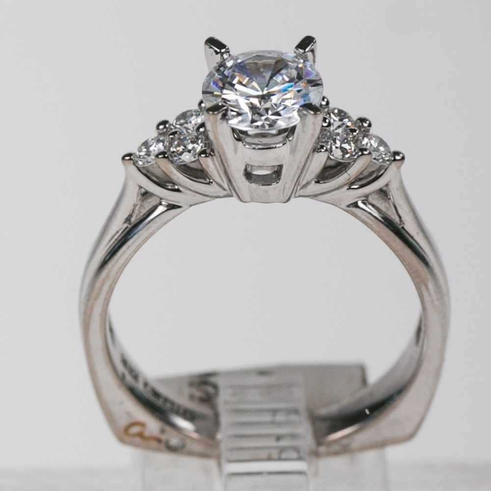 Brand New Leftover Jewelry Inventory From Spinelle